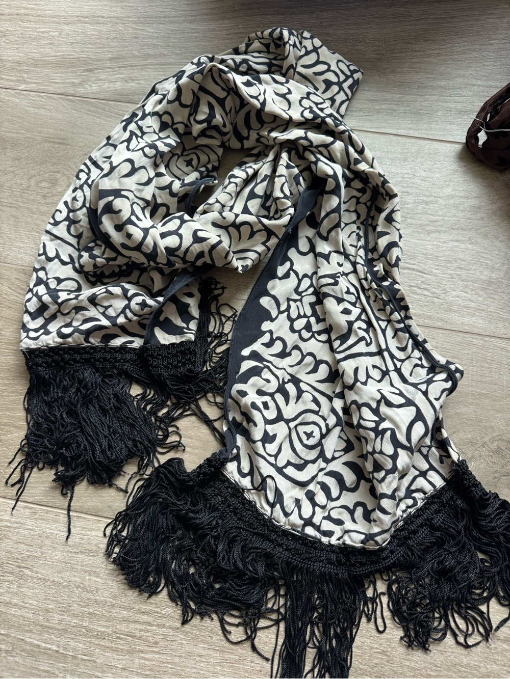 Black & Cream Patterned Fringe Scarf